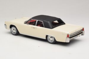 Lincoln Continental Convertible Biely John F. Kennedy KK-Scale 1:18 KKDC181523 Kov – obrázok 6 z 7