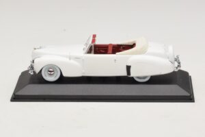 Lincoln Continental Kabriolet Biela Minichamps 1:43 Lincoln Continental Kabriolet Biela Minichamps 1:43 400082501 Kov