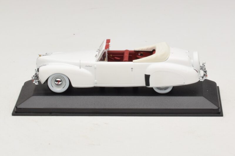 Lincoln Continental Kabriolet Biela Minichamps 1:43 400082501 Kov