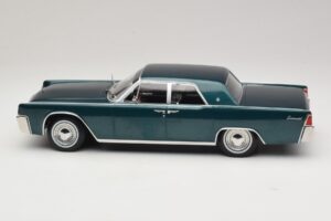 Lincoln Continental Tmavo Zelená Metalíza Matrix Reloaded & Revolutions KK-Scale 1:18 KKDC181481 Kov – obrázok 3 z 6