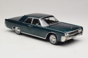 Lincoln Continental Tmavo Zelená Metalíza Matrix Reloaded & Revolutions KK-Scale 1:18 KKDC181481 Kov – obrázok 4 z 6