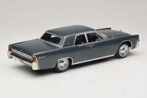 Lincoln Continental Sivá Metalíza Marnie KK-Scale 1:18 KKDC181482 Kov – obrázok 2 z 6