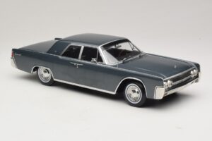 Lincoln Continental Sivá Metalíza Marnie KK-Scale 1:18 KKDC181482 Kov – obrázok 4 z 6