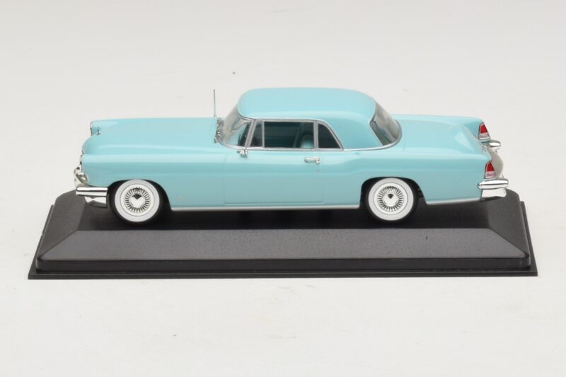 Lincoln Continental Mark II Tyrkysová Minichamps 1:43 Lincoln Continental Mark II Tyrkysová Minichamps 1:43 400082305 Kov