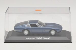 Maserati Ghibli Modrá Metalíza Maxichamps 1:43 940123321 Diecast – obrázok 4 z 5