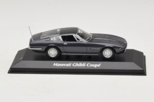 Maserati Ghibli Hnedá Metalíza Maxichamps 1:43 940123320 Diecast