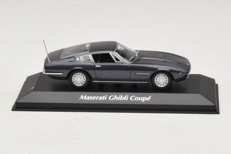 Maserati Ghibli Hnedá Metalíza Maxichamps 1:43 940123320 Diecast