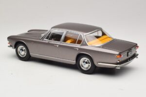 Maserati Quattroporte I Sivá Metalíza KK-Scale 1:18 KKDC181511 Kov – obrázok 5 z 6