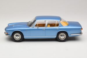 Maserati Quattroporte I Svetlo Modrá Metalíza KK-Scale 1:18 KKDC181514 Kov – obrázok 3 z 6