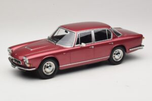 Maserati Quattroporte I Červená Metalíza KK-Scale 1:18 KKDC181512 Kov