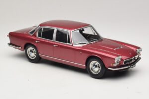 Maserati Quattroporte I Červená Metalíza KK-Scale 1:18 KKDC181512 Kov – obrázok 4 z 6