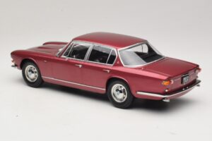 Maserati Quattroporte I Červená Metalíza KK-Scale 1:18 KKDC181512 Kov – obrázok 5 z 6