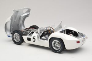 Maserati Tipo 61 #5 Camoradi S. Moss / D. Gurney 1000km Nurburgring Winner 1960 Minichamps 1:12 120601205 Kov – obrázok 5 z 8