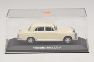 Mercedes 220 S W180 Biely Maxichamps 1:43 940033000 Kov – obrázok 4 z 5