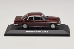Mercedes 230 CE C123 Červený Maxichamps 1:43 940032221 Diecast