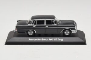 Mercedes 300 SE W112 Lang Tmavošedý Maxichamps 1:43 940035201 Diecast