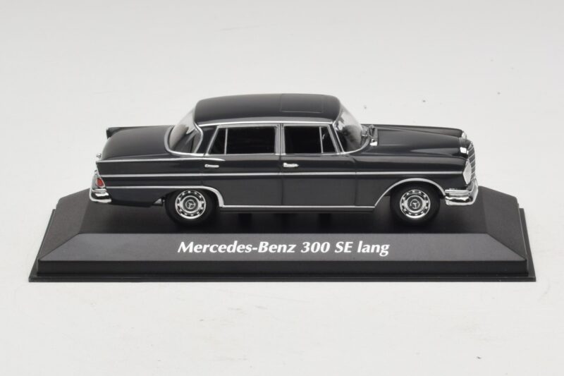 Mercedes 300 SE W112 Lang Tmavošedý Maxichamps 1:43 940035201 Diecast