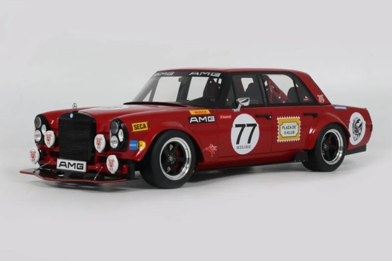Mercedes 300 SEL W109 Red Pig S-Klub C63 S Mars Red GT Spirit 1:18 Mercedes 300 SEL W109 Red Pig S-Klub C63 S Mars Red GT Spirit 1:18 GT584 Živica