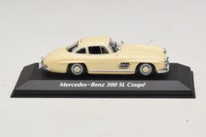 Mercedes 300 SL W198 Biely Maxichamps 1:43 940039002 Diecast