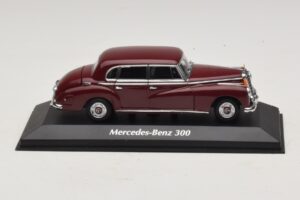 Mercedes 300 W186 Tmavočervený Maxichamps 1:43 940039060 Kov