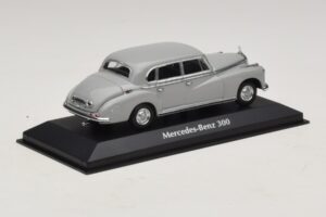 Mercedes 300 W186 Šedý Maxichamps 1:43 940039061 Diecast – obrázok 2 z 5