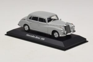 Mercedes 300 W186 Šedý Maxichamps 1:43 940039061 Diecast – obrázok 3 z 5