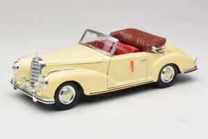 Mercedes 300S Krémový Maisto 1:18 31806 Kov