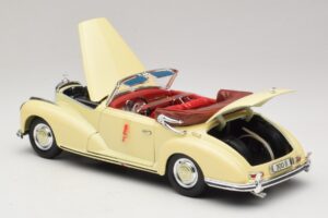 Mercedes 300S Krémový Maisto 1:18 31806 Kov – obrázok 5 z 8