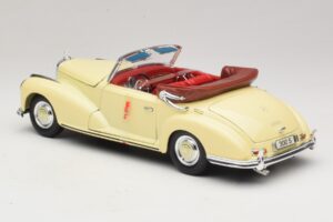 Mercedes 300S Krémový Maisto 1:18 31806 Kov – obrázok 7 z 8
