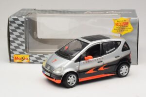 Mercedes A-Class W168 D. Coulthard Strieborná Maisto 1:18 35841 Kov – obrázok 8 z 8