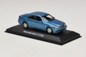 Mercedes C-Class W202 Modrá Metalíza Maxichamps 1:43 940037060 Kov – obrázok 3 z 5