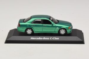 Mercedes C-Class W202 Zelená Metalíza Maxichamps 1:43 940037061 Diecast