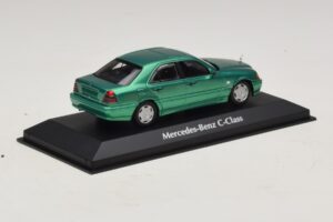 Mercedes C-Class W202 Zelená Metalíza Maxichamps 1:43 940037061 Diecast – obrázok 2 z 5