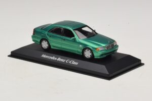 Mercedes C-Class W202 Zelená Metalíza Maxichamps 1:43 940037061 Diecast – obrázok 3 z 5