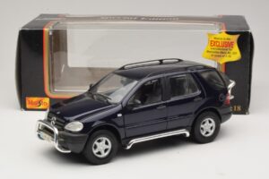 Mercedes ML320 W163 Modrý Maisto 1:18 31847 Kov – obrázok 8 z 8
