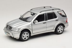 Mercedes ML55 AMG W163 Strieborný Maisto 1:18 31876-P1 Kov