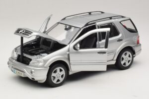 Mercedes ML55 AMG W163 Strieborný Maisto 1:18 31876-P1 Kov – obrázok 2 z 8