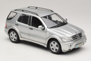 Mercedes ML55 AMG W163 Strieborný Maisto 1:18 31876-P1 Kov – obrázok 6 z 8