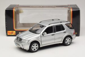 Mercedes ML55 AMG W163 Strieborný Maisto 1:18 31876-P1 Kov – obrázok 8 z 8