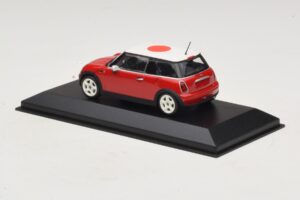 Mini Cooper One R50 Červený S Japonskou Vlajkou Minichamps 1:43 MINI034 Kov – obrázok 3 z 5