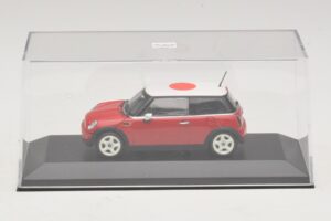 Mini Cooper One R50 Červený S Japonskou Vlajkou Minichamps 1:43 MINI034 Kov – obrázok 4 z 5