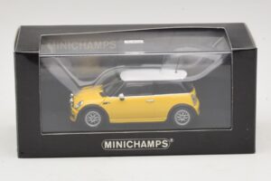 Mini Cooper One R50 s Aero Balíkom Žltý Minichamps 1:43 431138274 Diecast – obrázok 4 z 4