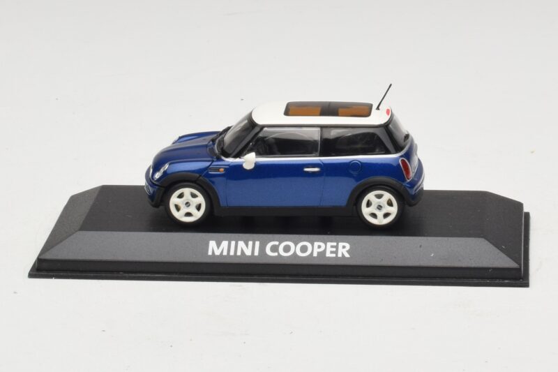Mini Cooper S R53 Tmavomodrý S Panoramatickou Strechou Minichamps 1:43 Mini Cooper S R53 Tmavomodrý S Panoramatickou Strechou Minichamps 1:43 MINI021 Kov
