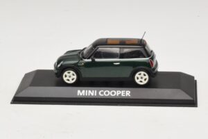 Mini Cooper S R53 Tmavozelený S Čiernou Strechou Minichamps 1:43 MINI023 Kov