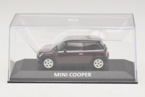 Mini Cooper S R53 Tmavočervený S Čiernou Strechou Minichamps 1:43 MINI028 Diecast – obrázok 4 z 5