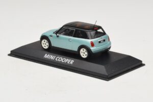 Mini Cooper S R53 Svetlomodrý Metalický S Čiernou Strechou Minichamps 1:43 MINI030 Diecast – obrázok 3 z 4