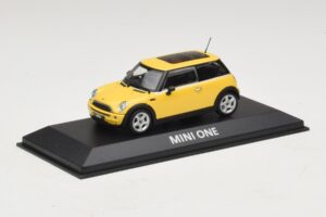 Mini Cooper S R53 Liquid Yellow S Panoramatickou Strechou Minichamps 1:43 MINI013 Kov – obrázok 2 z 4