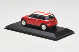 Mini Cooper S R53 Červený S Kanadskou Vlajkou Minichamps 1:43 MINI017 Diecast – obrázok 3 z 5