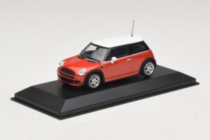 Mini Cooper S R53 Červený S Bielou Strechou Minichamps 1:43 MINI025 Diecast – obrázok 2 z 5