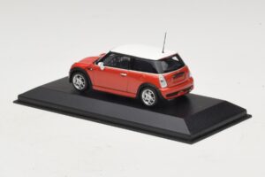 Mini Cooper S R53 Červený S Bielou Strechou Minichamps 1:43 MINI025 Diecast – obrázok 3 z 5